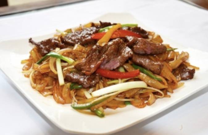 Beef Chow Mein (牛炒麵)